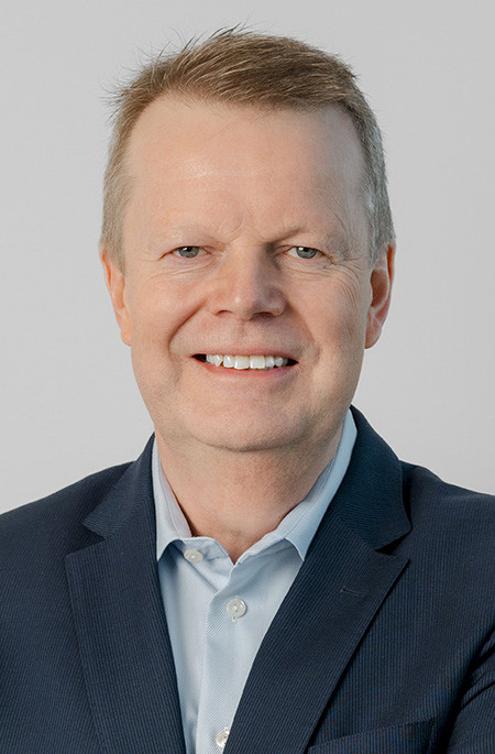 Photo of Lee Hodgkinson